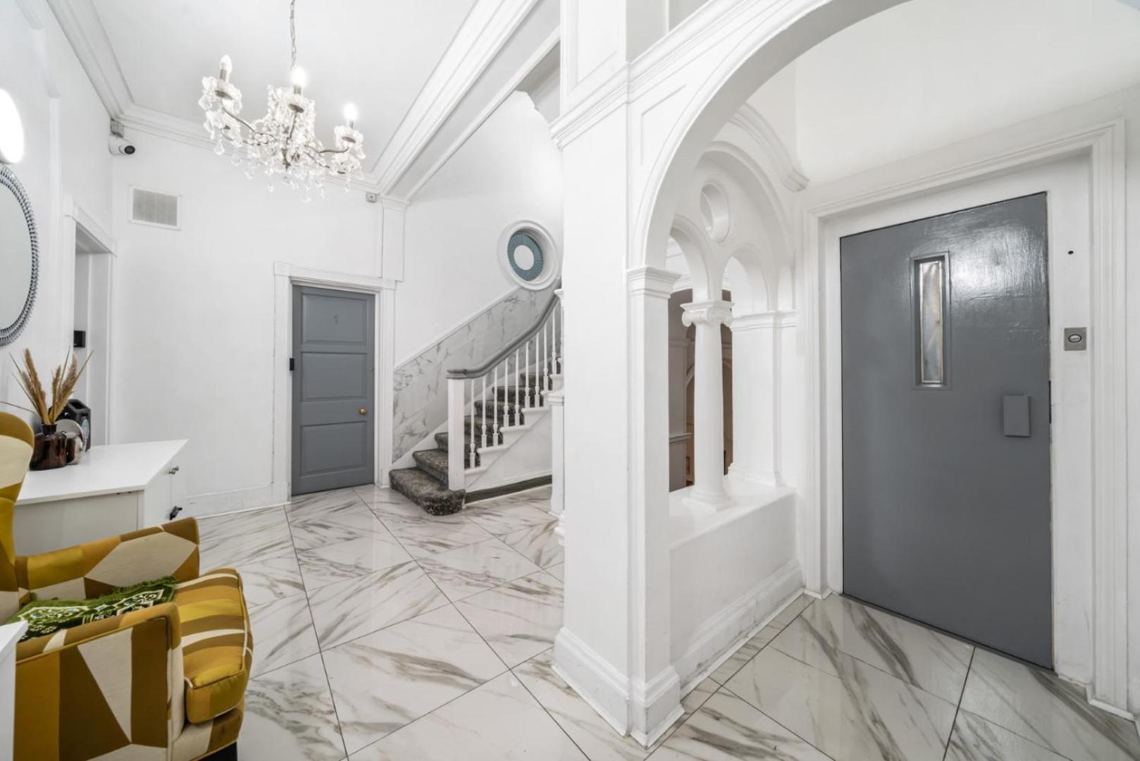 Oxford Street Chic Retreat - Unparalleled Elegance And Urban Comfort! Gc1 London Eksteriør bilde