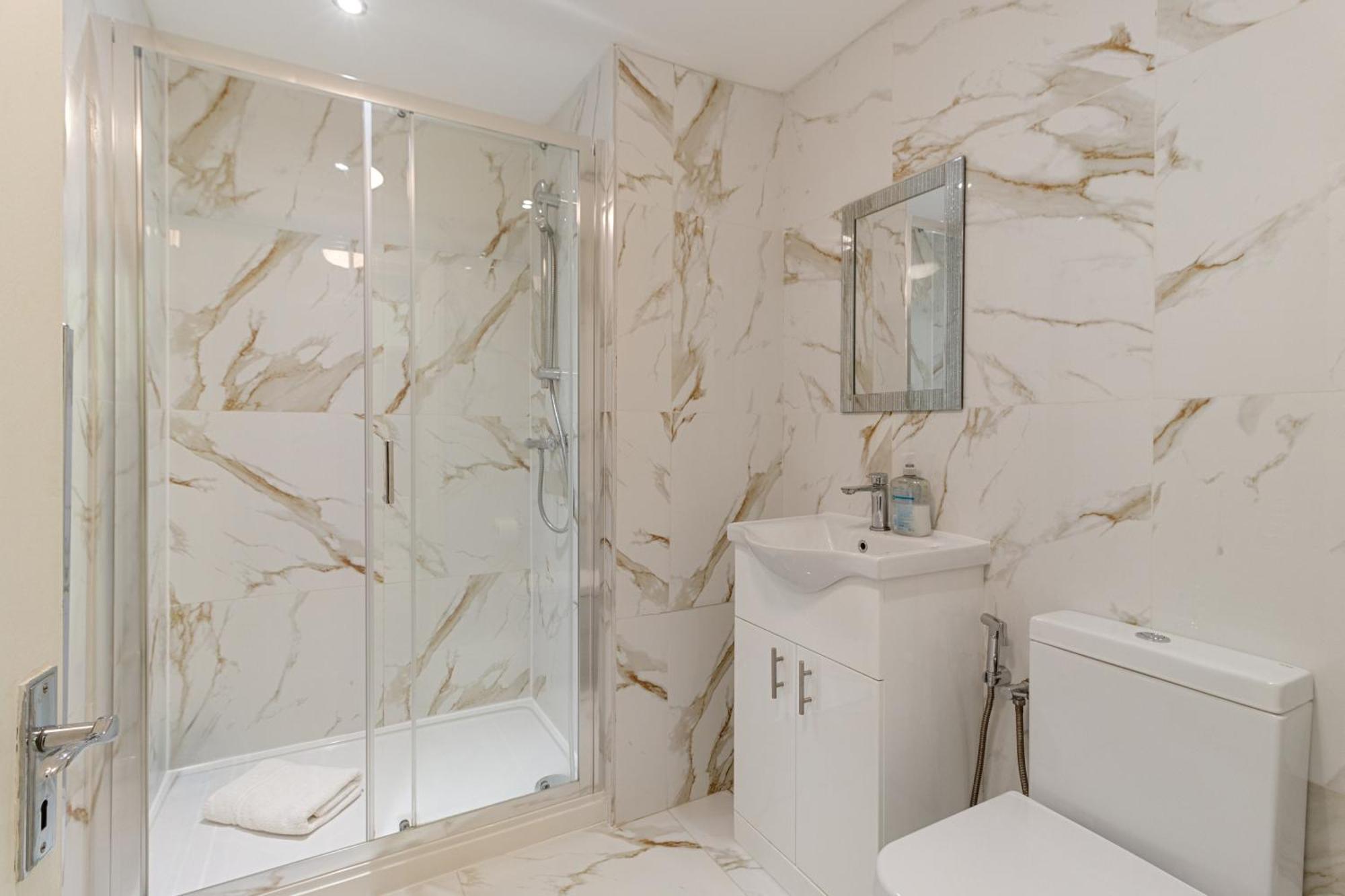 Oxford Street Chic Retreat - Unparalleled Elegance And Urban Comfort! Gc1 London Eksteriør bilde